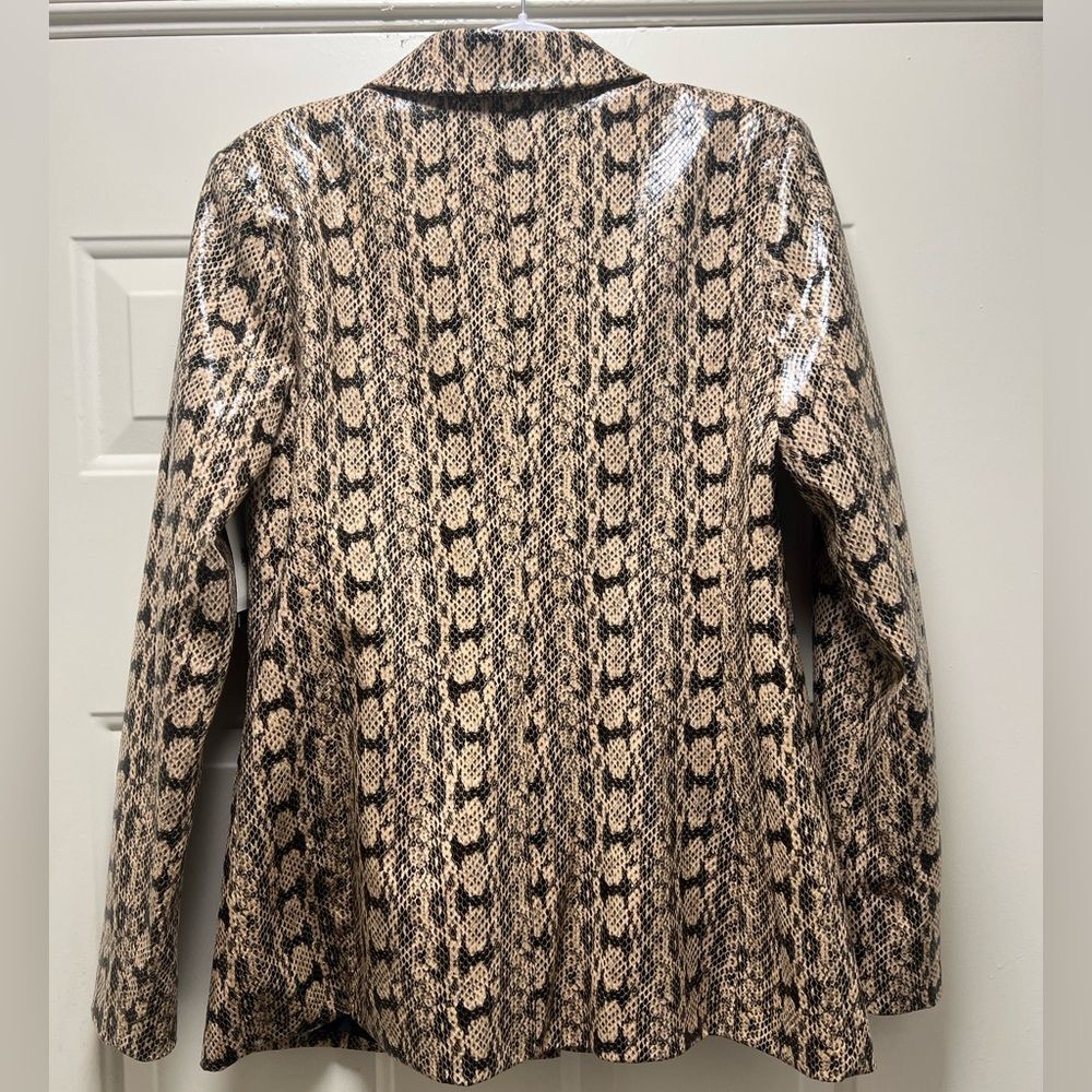 Danielle Bernstein Women's M Snake Print Vegan Leather Boss Babe Edgy NWT Blazer - Picture 3 of 5